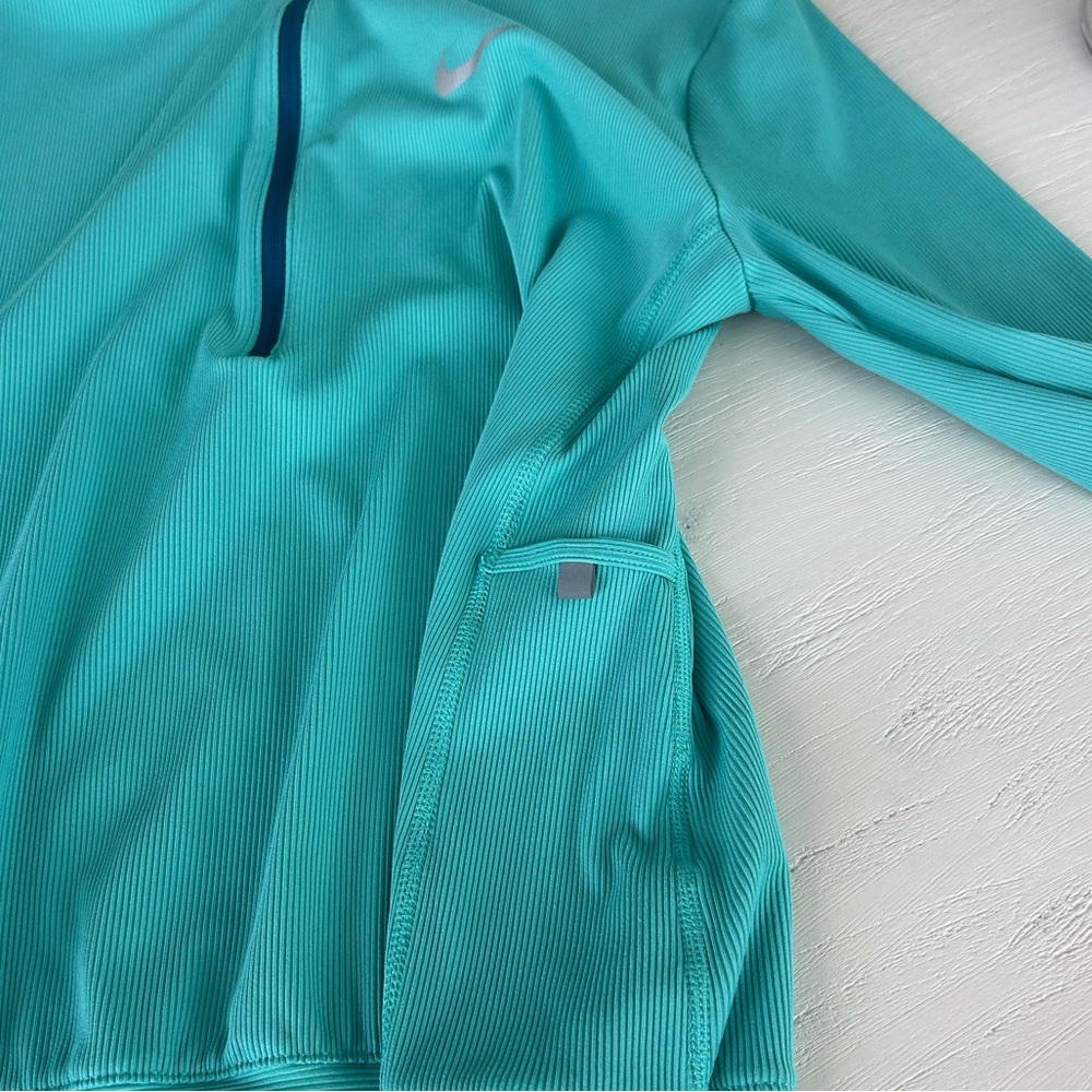 Nike Element Half Zip Pullover in Washed Teal/Marina - Picture 4 of 5